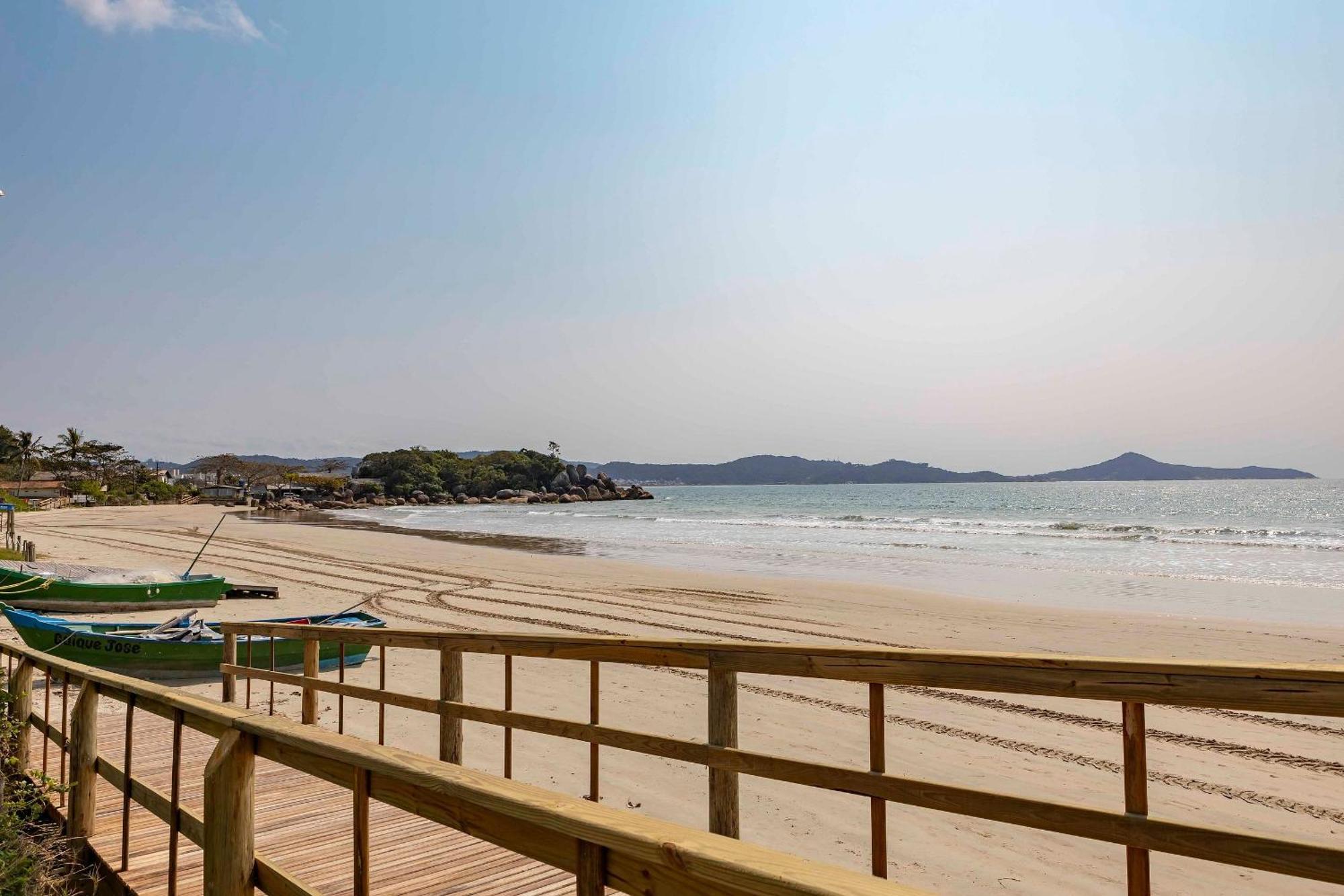 Apartamento A Poucos Passos Da Praia Da Conceicao Бомбиняс Екстериор снимка